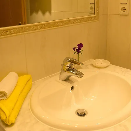 Angelika Hotel 3*